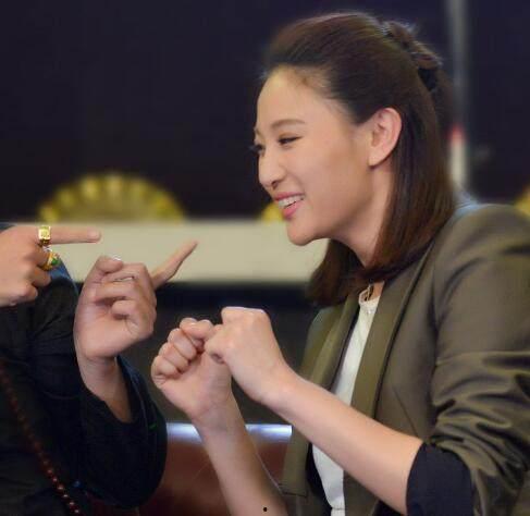 侯梦莎丝袜性感照片,性感魅力尽展无遗