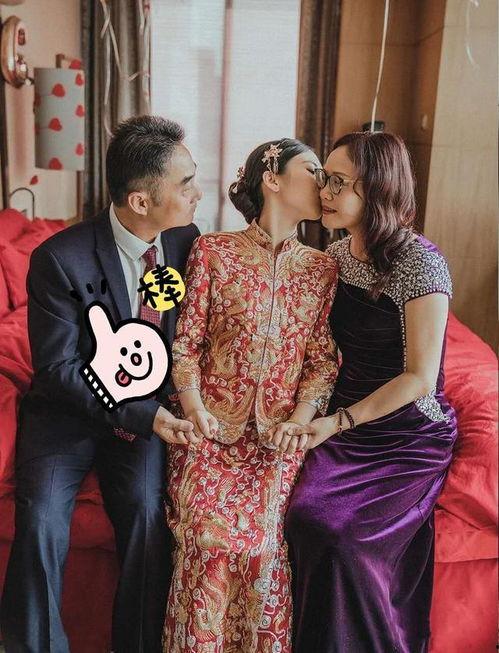 明星婚礼妈妈穿什么,妈妈们的优雅穿搭指南