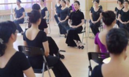 礼仪教师免费观看,免费观影，传承文明礼仪之美