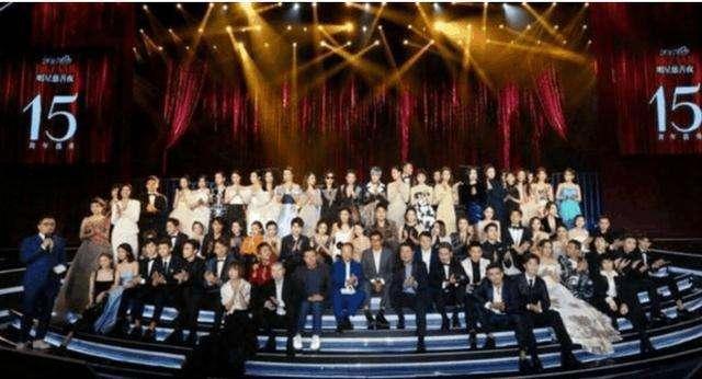 芭莎慈善夜明星站位,明星站位揭秘，实力与人气之争